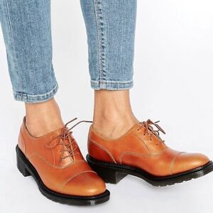 Dr. Martens Henrietta Oxford shoe